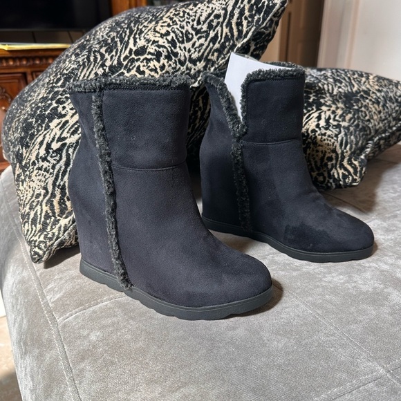 Shoe Dazzle Black Winter Rain Boots with Furry Lining - Picture 7 of 7